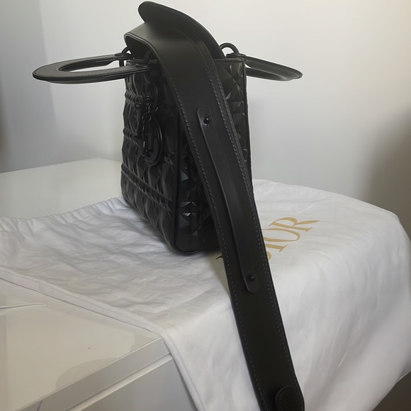 SMALL LADY DIOR MY ABCDIOR BAG
Black Cannage Calfskin with Diamond Motif - Picture 5 of 6